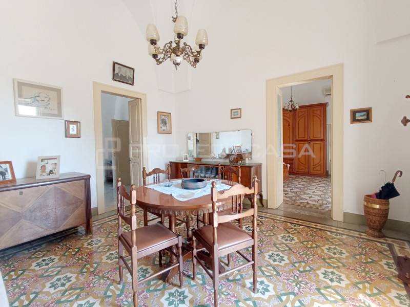 Casa indipendente, Botrugno