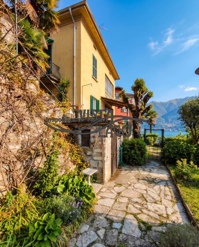 Villa Carate Urio, Carate Urio