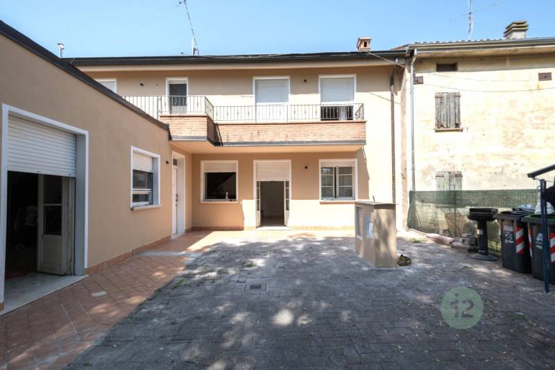 Casa Bi - Trifamiliare Novi di Modena, Novi di Modena