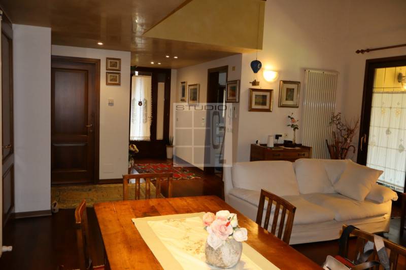 Casa Bi - Trifamiliare Resana - Centro, Resana