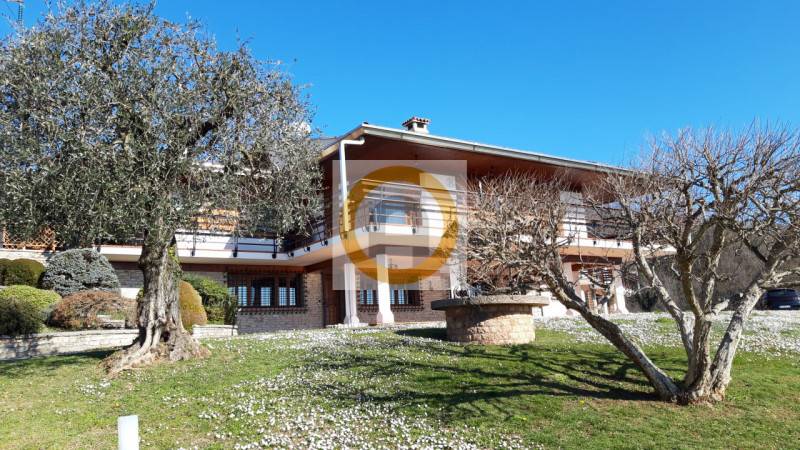 Villa, Pederobba