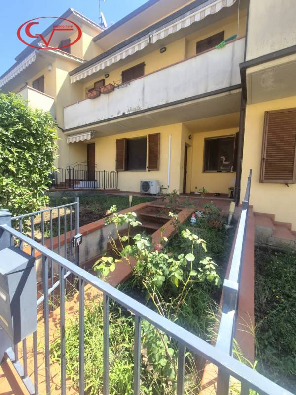 Casa Bi - Trifamiliare, Bucine