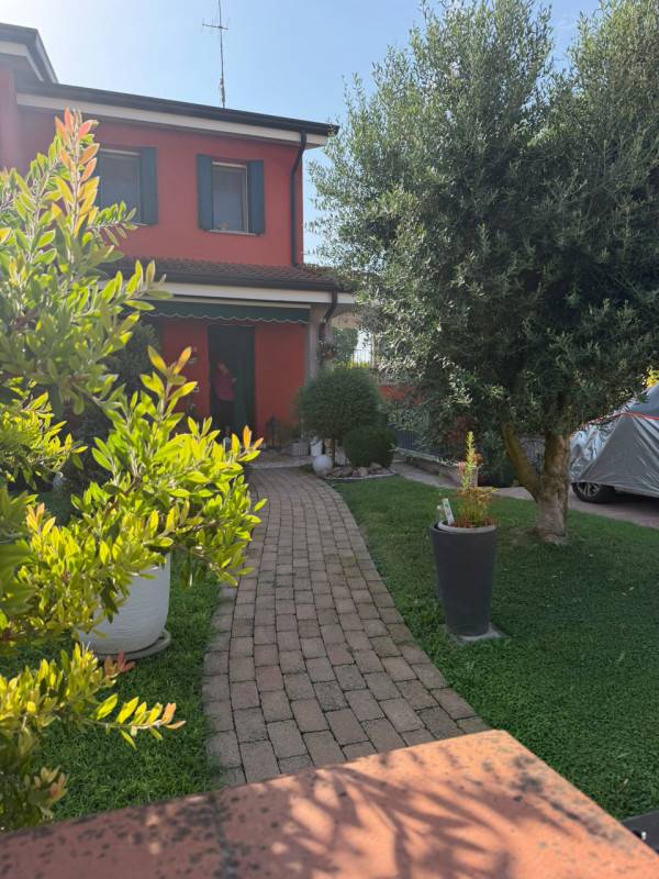 Casa Bi - Trifamiliare Masi - Centro, Masi