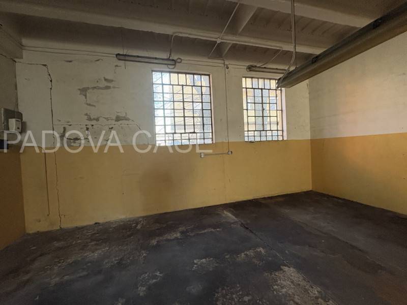 Magazzino - Deposito Porta Trento, Padova