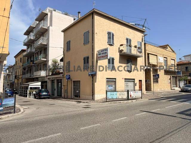 Locale commerciale CENTRO, Cupra Marittima