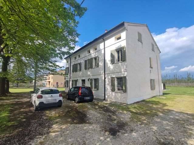 Casa indipendente, Castelnovo Bariano