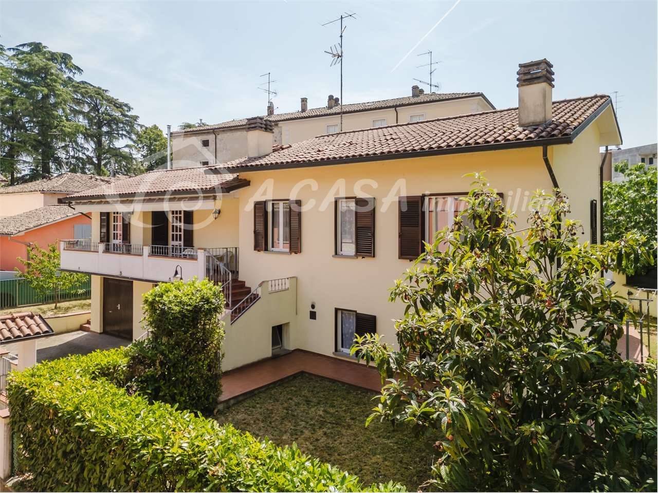 Villa, Felino