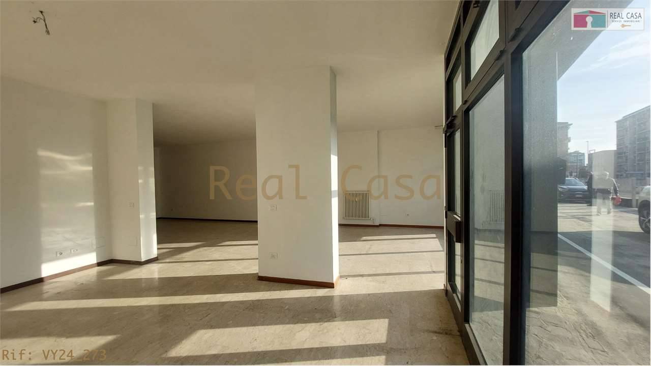 Negozio San Faustino, Modena