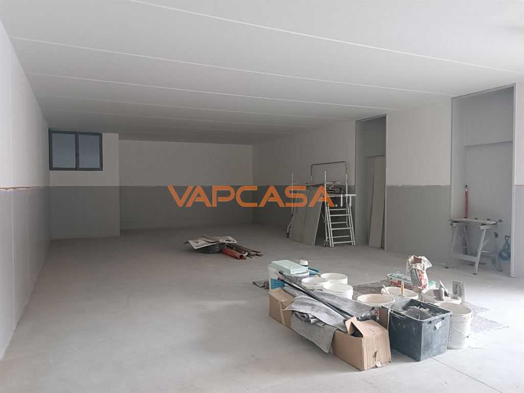 Magazzino - Deposito via fratelli bandiera, Palazzolo sull'Oglio