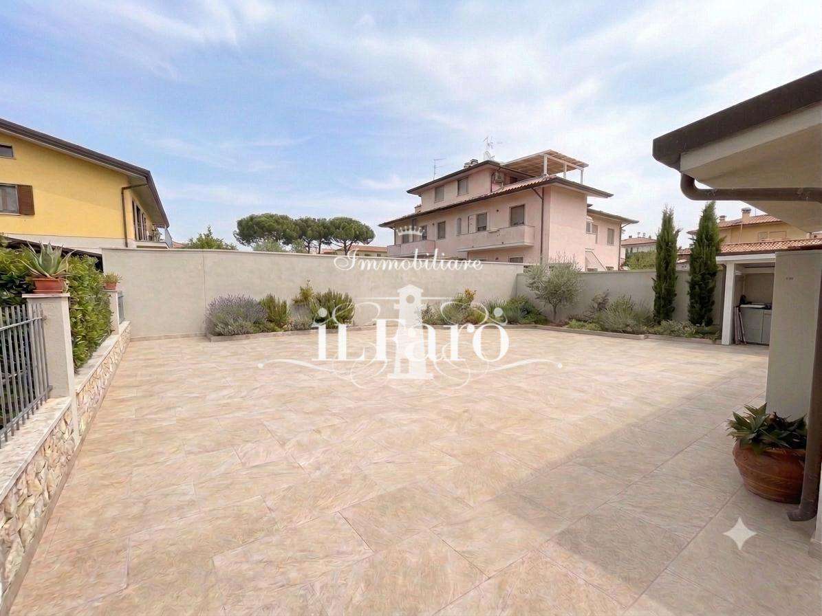 Casa Bi - Trifamiliare Torre del Lago Puccini LU,, Viareggio