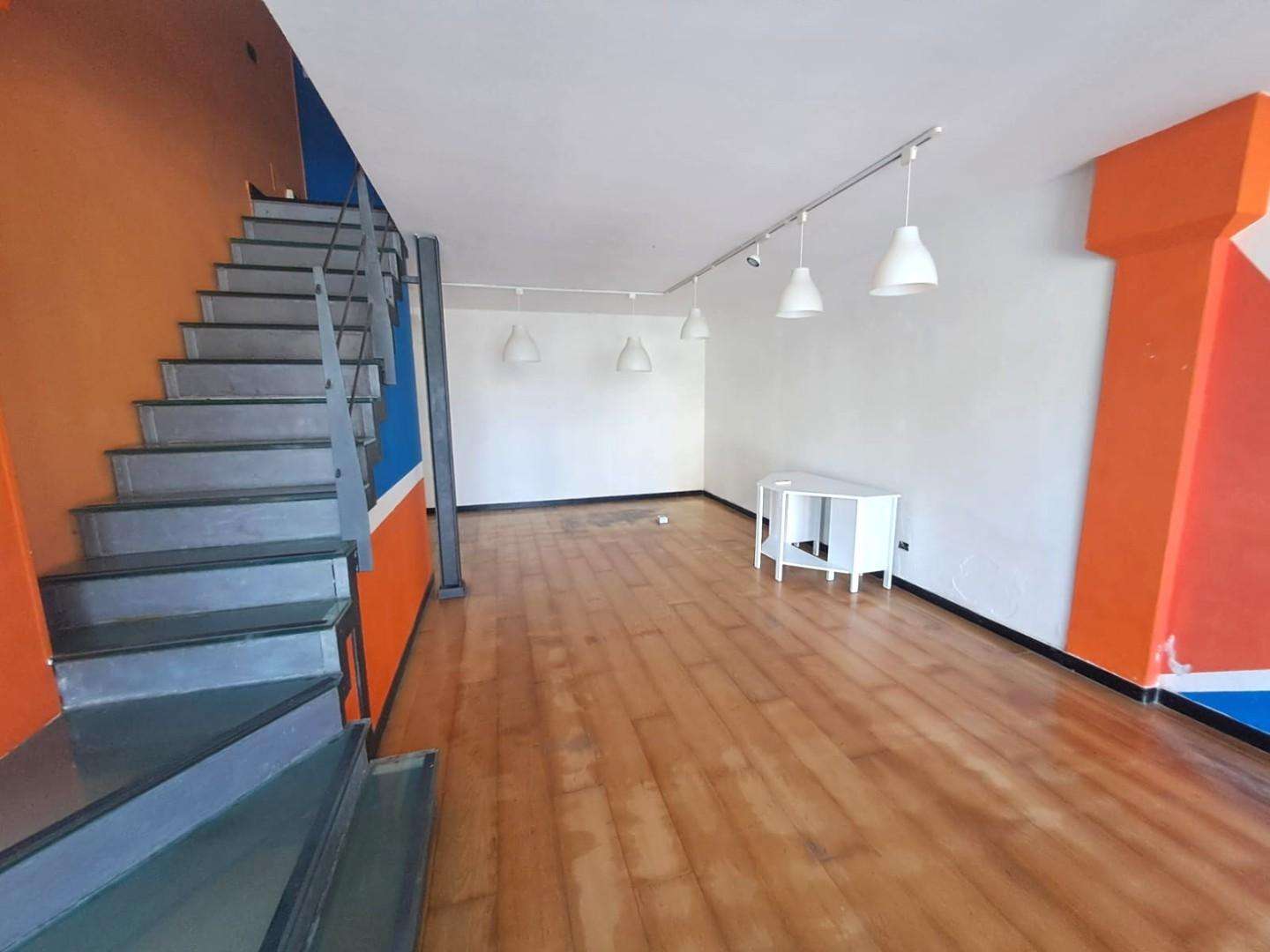 Locale commerciale Via Nazario Sauro,  54033, Carrara