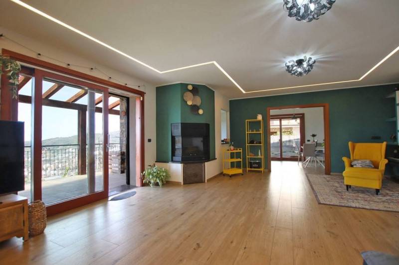 Casa Bi - Trifamiliare, Castellaro
