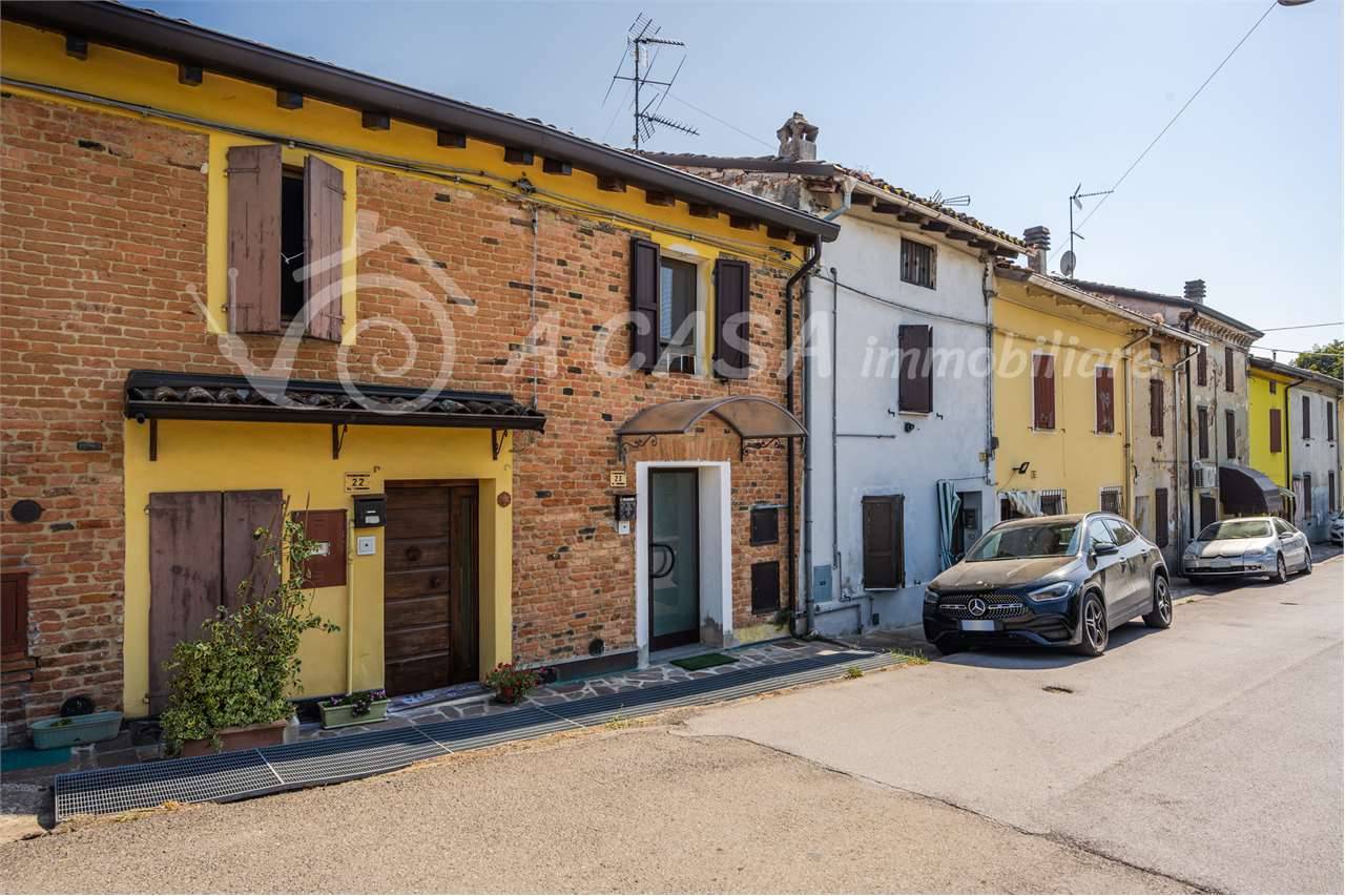 Porzione di casa, Polesine Zibello