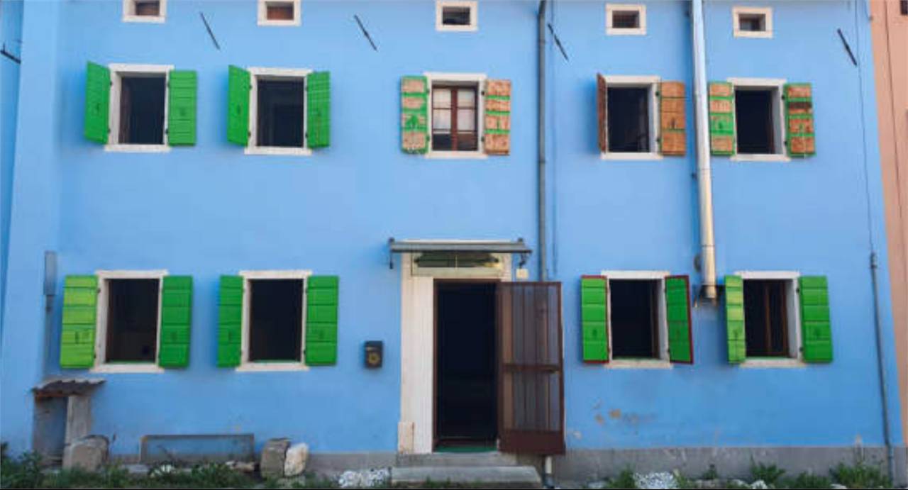 Casa indipendente, Tambre