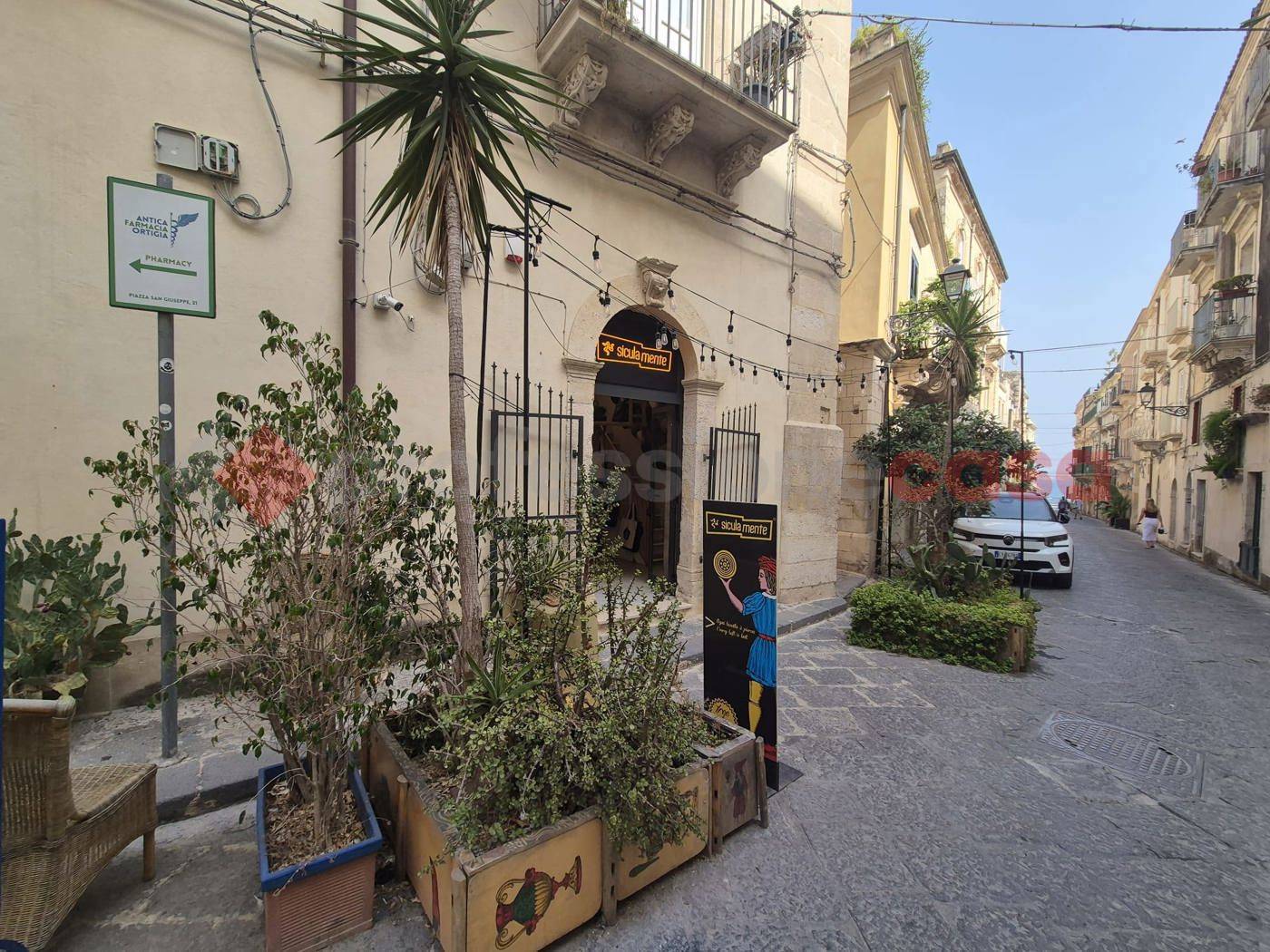 Attività  commerciale, Siracusa