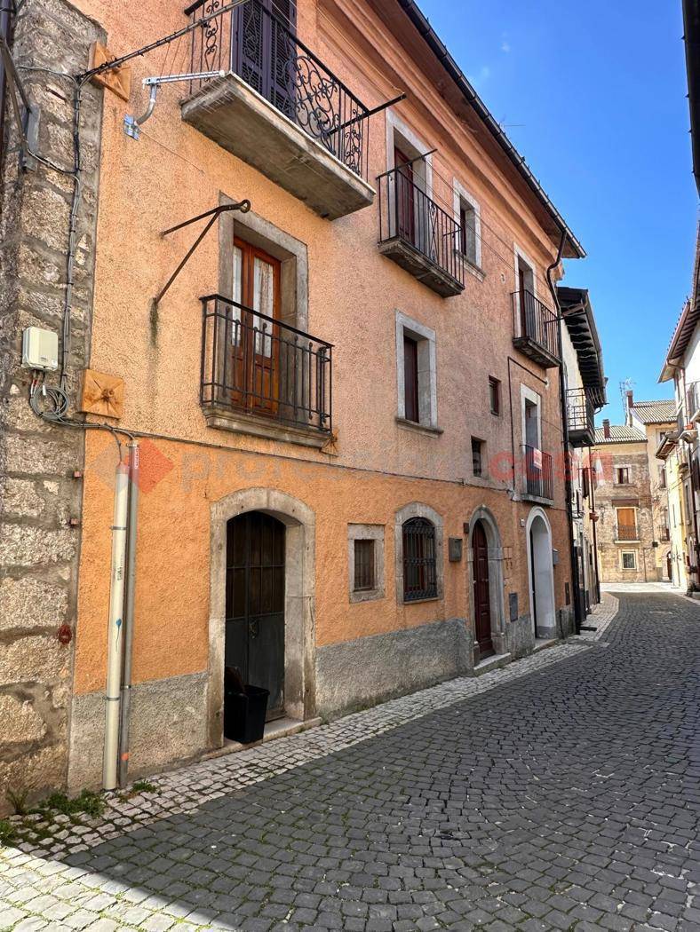 Casa indipendente, Pescasseroli