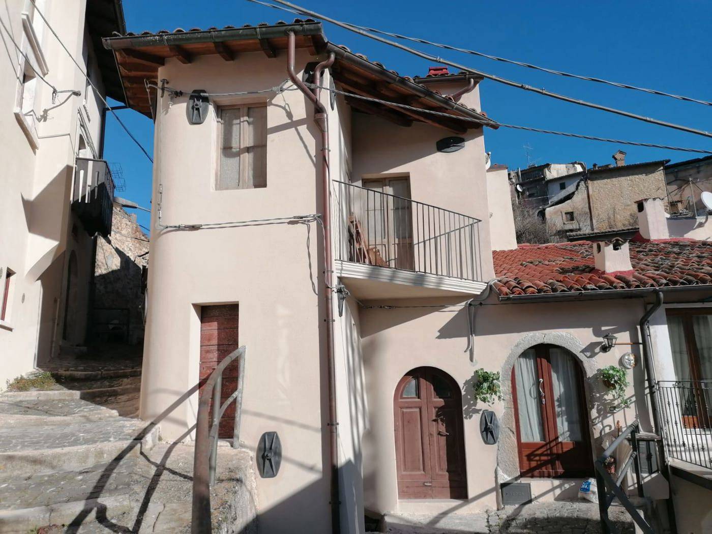 Casa indipendente, L'Aquila