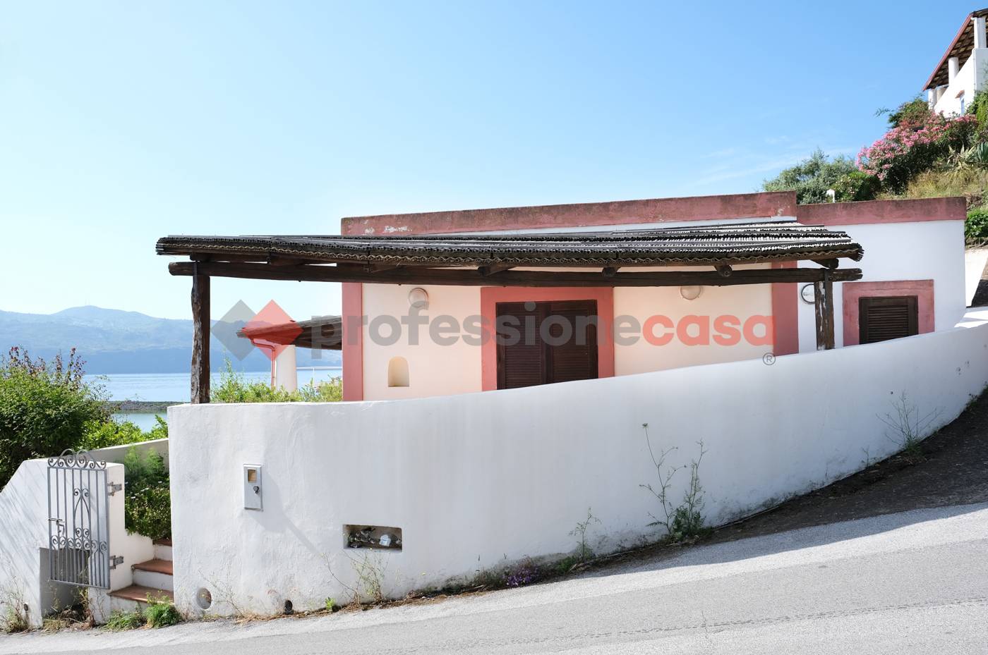 Villa, Santa Marina Salina