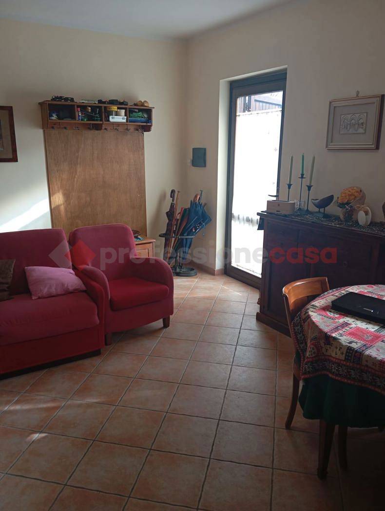Casa indipendente, Rocca di Botte