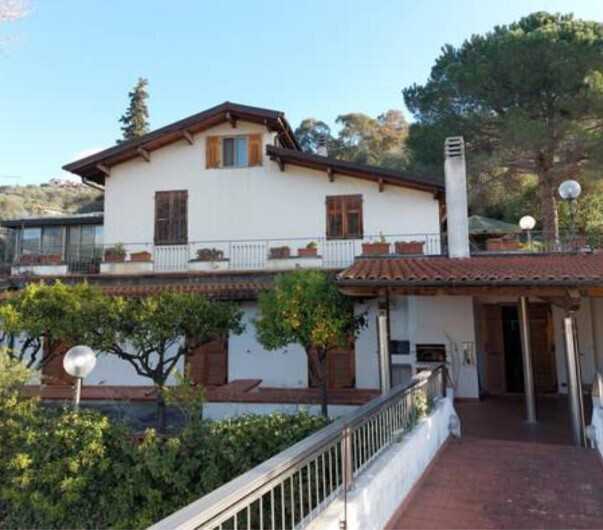 Casa indipendente Via Privata delle Rose, Diano San Pietro