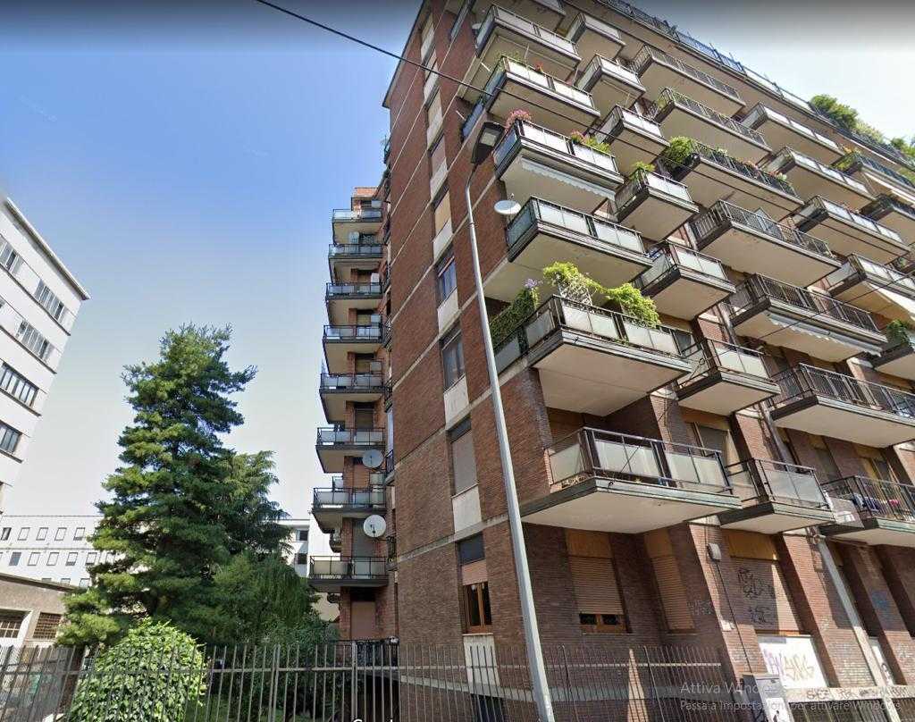 In camera singola Via Edoardo Bassini, Milano
