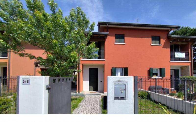 Casa Bi - Trifamiliare Loria, Loria