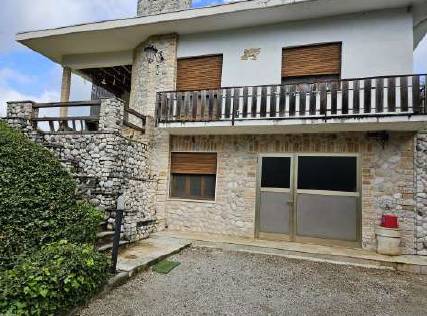 Casa indipendente Giavera del Montello, Giavera del Montello