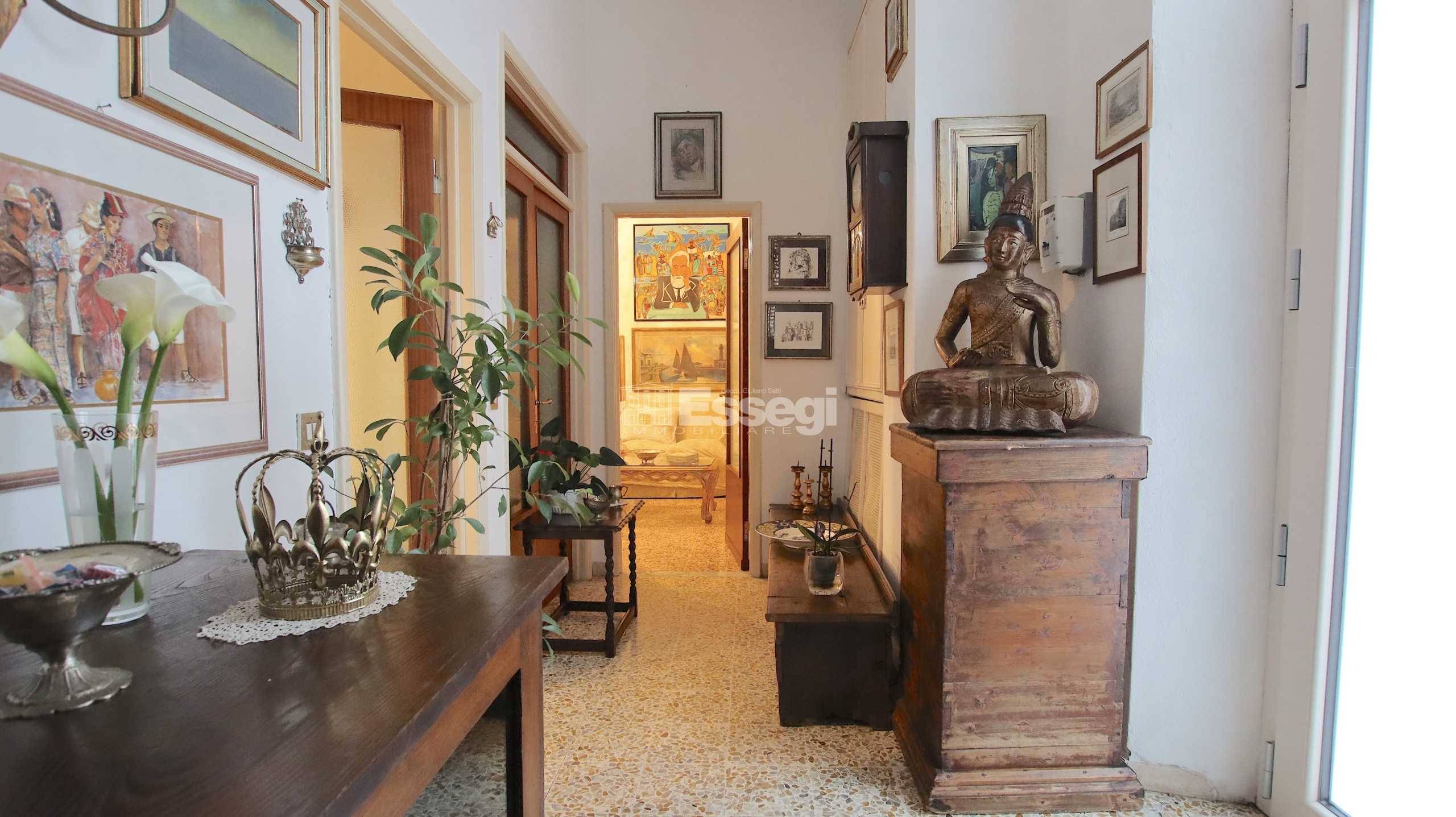 Casa indipendente Via della Santissima Annunziata, Lucca