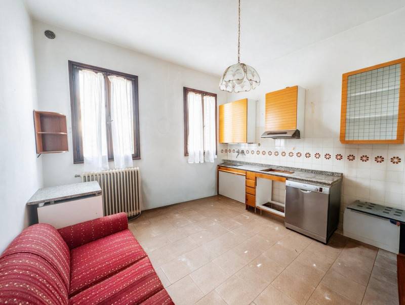 Casa Bi - Trifamiliare Este, Este