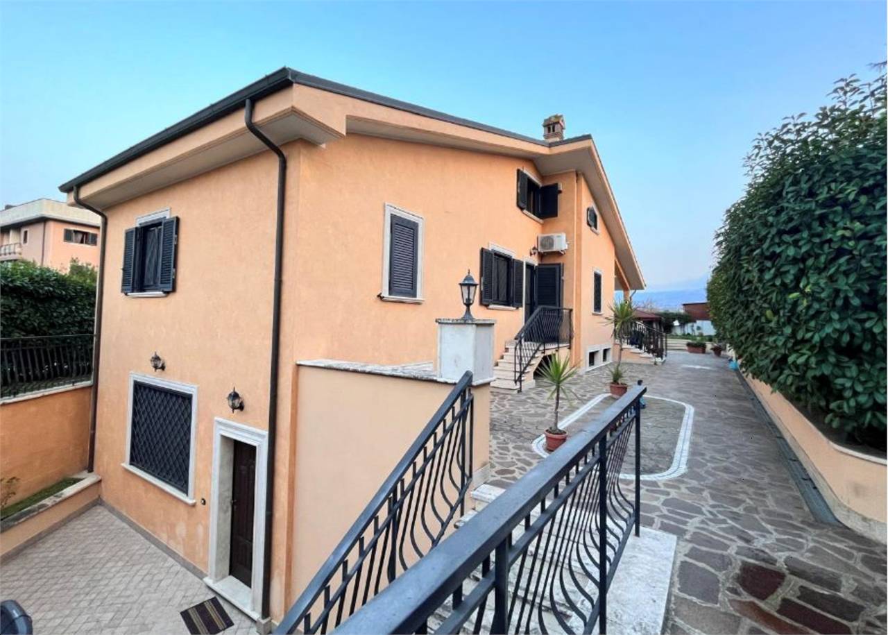 Casa Bi - Trifamiliare, Roma