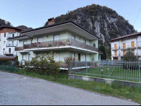 Porzione di casa, Pasturo