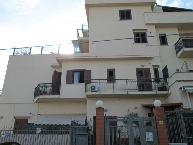 Appartamento in Vendita a Palermo Mondello