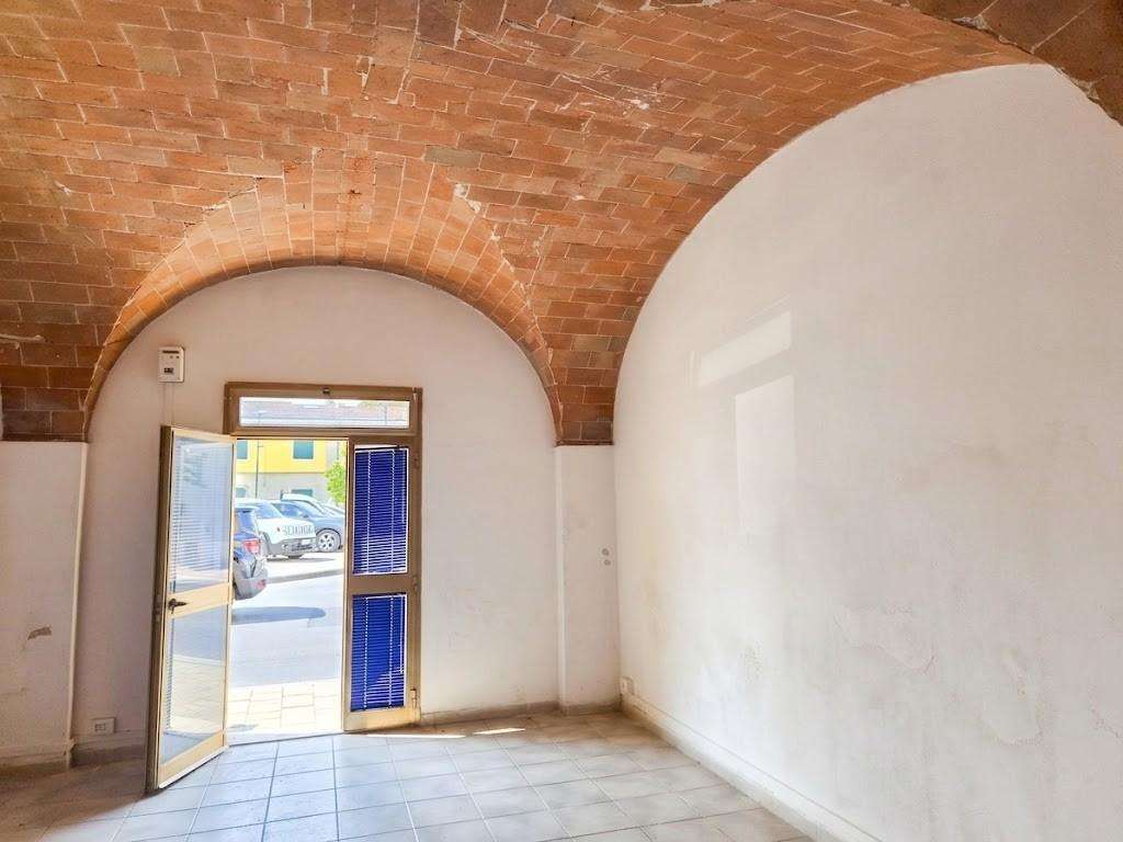 Locale commerciale Via A. Gramsci,, Casciana Terme Lari