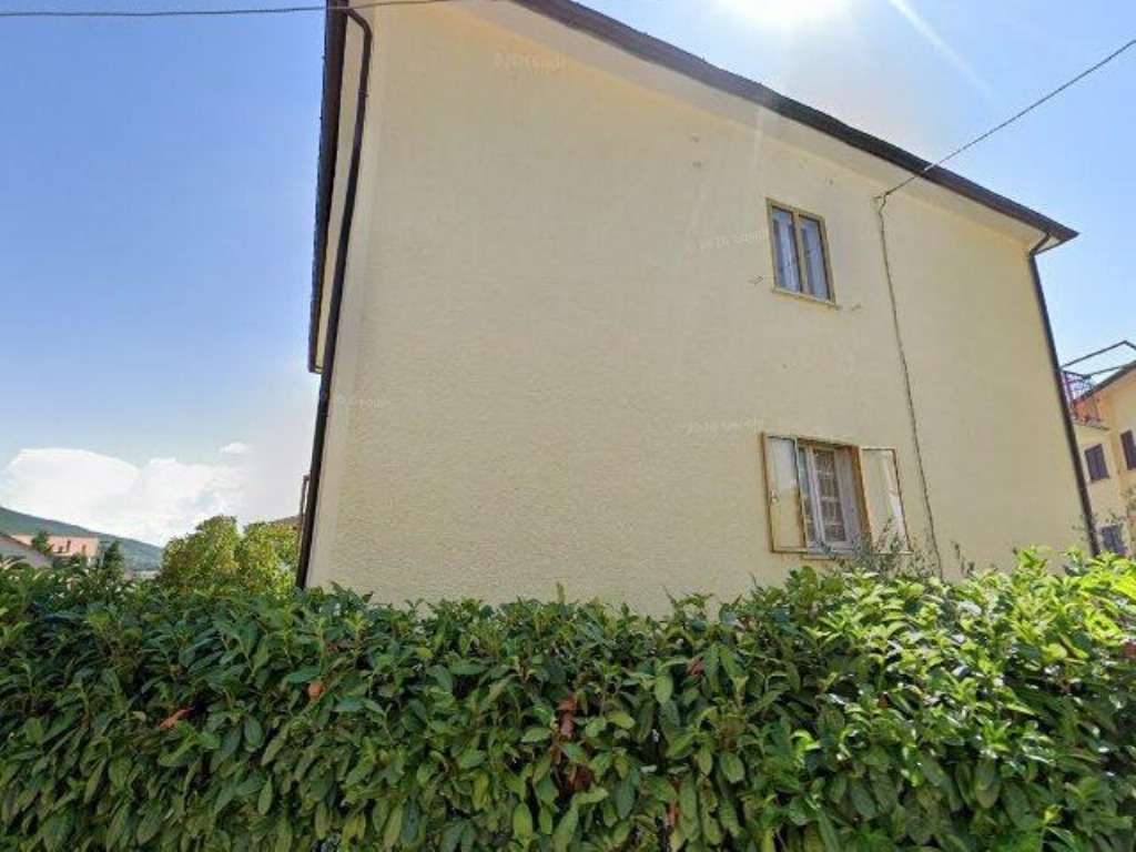 Appartamento via fratelli Cairoli  23, Gualdo Tadino
