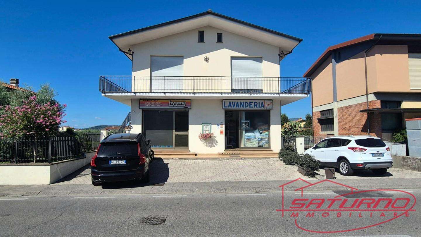 Attività  commerciale Via del Fanucchi,  43, Capannori
