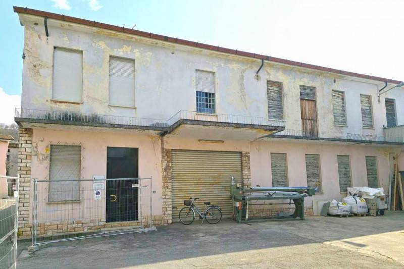 Capannone, Carrè