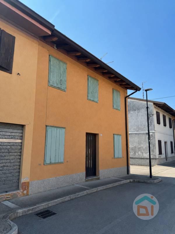 Casa Bi - Trifamiliare, Ronchi dei Legionari