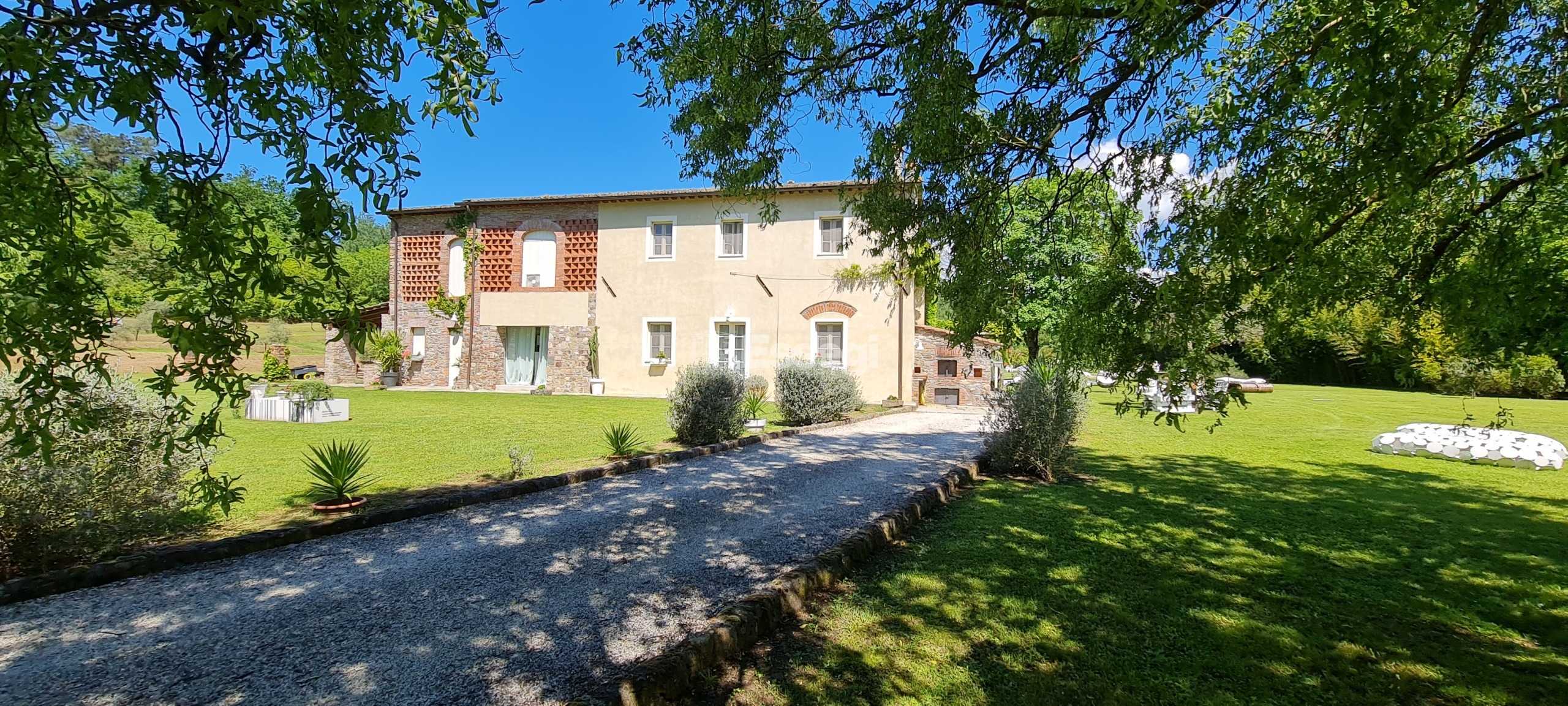 Casa indipendente Via di Stabbiano, Lucca