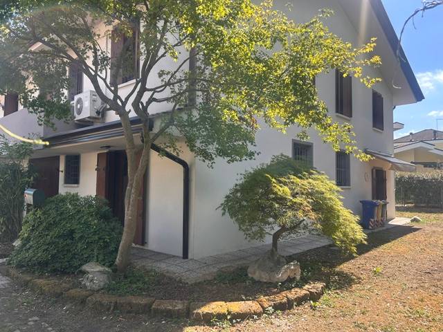 Casa Bi - Trifamiliare Resana - Centro, Resana