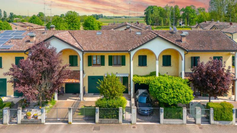 Casa Bi - Trifamiliare Mandrio, Correggio