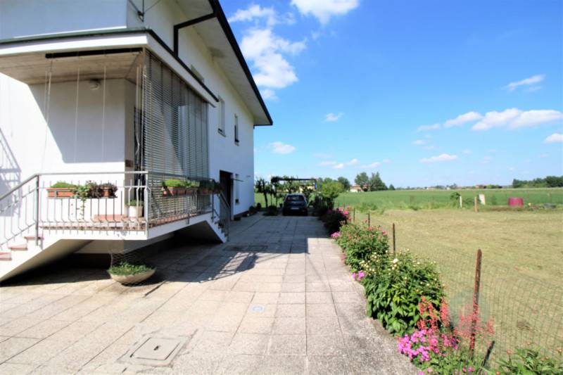 Casa Bi - Trifamiliare San Marino, Carpi