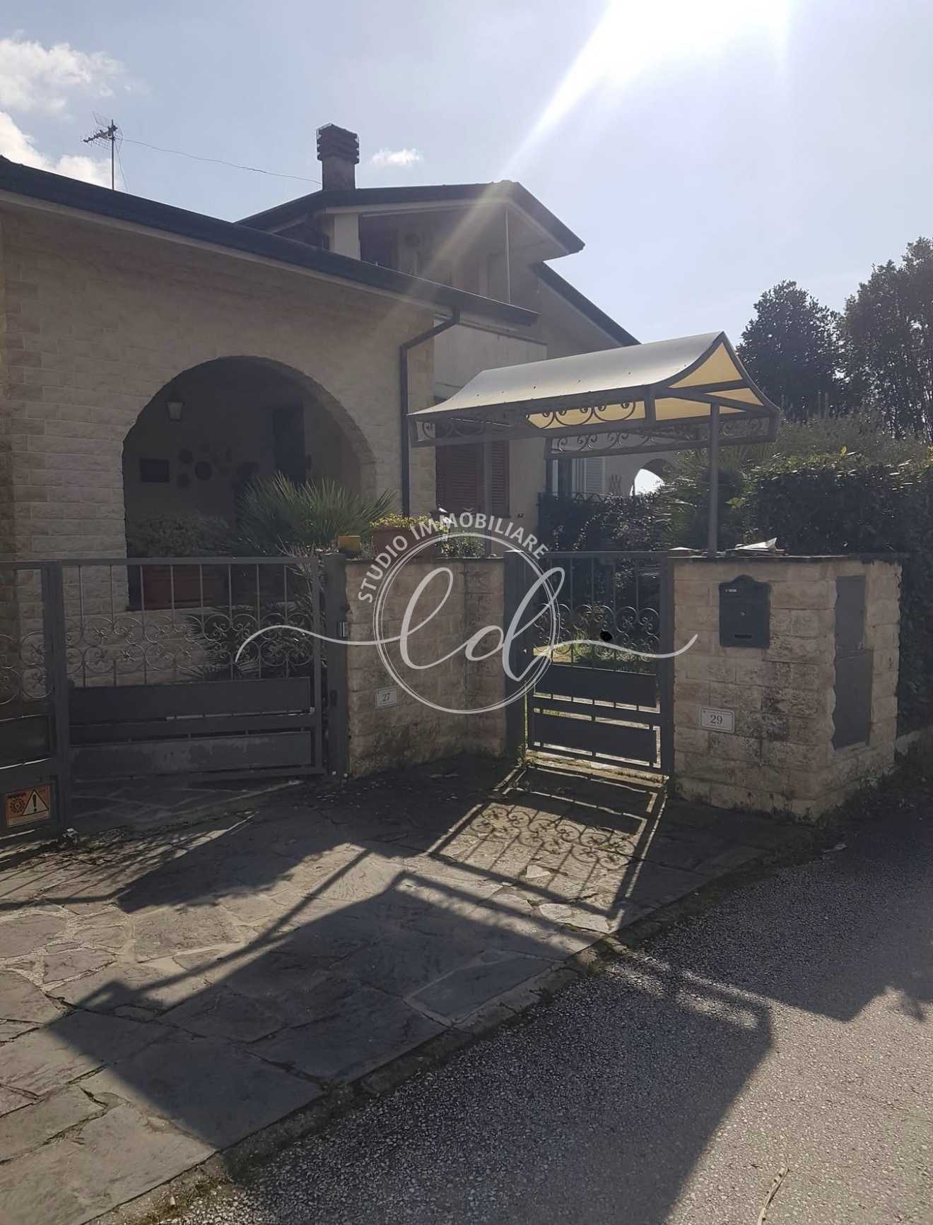 Porzione di casa Via Sarzanese, Massarosa