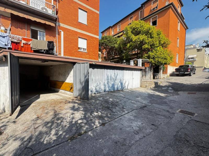 Box - Garage - Posto Auto Brescia, Brescia