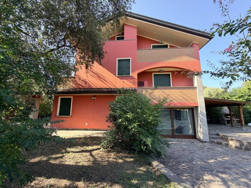 Casa Bi - Trifamiliare Due Carrare, Due Carrare