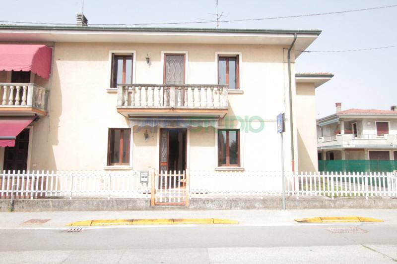 Casa Bi - Trifamiliare, Quinto Vicentino