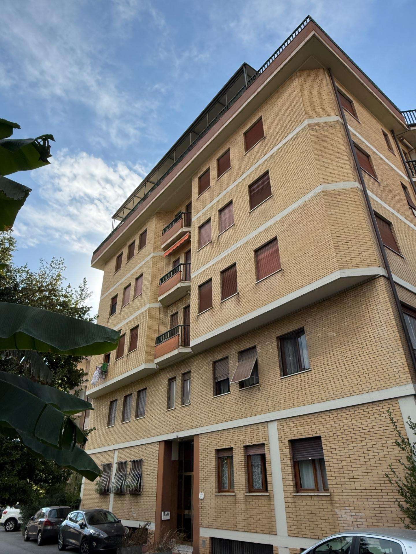 Appartamento Via Giovanni Pascoli,  16, Massa