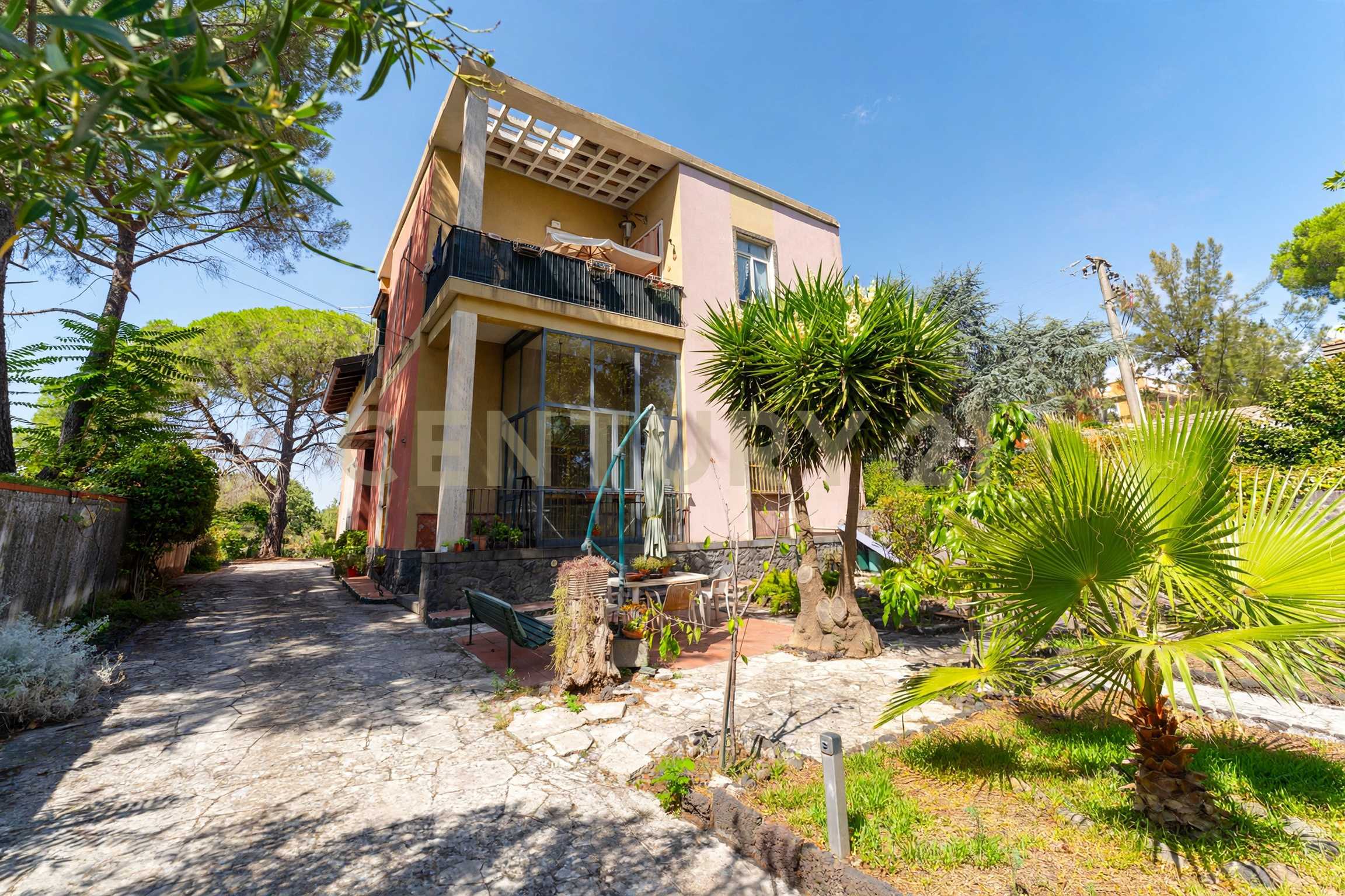 Casa indipendente Via per Viagrande, San Giovanni la Punta
