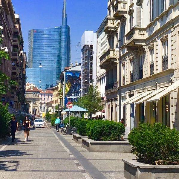 Attività  commerciale Porta Nuova, Milano