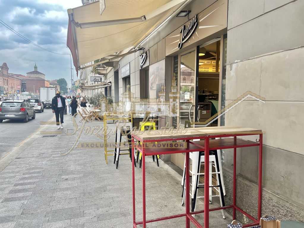Negozio Via Francesco Sforza, Milano