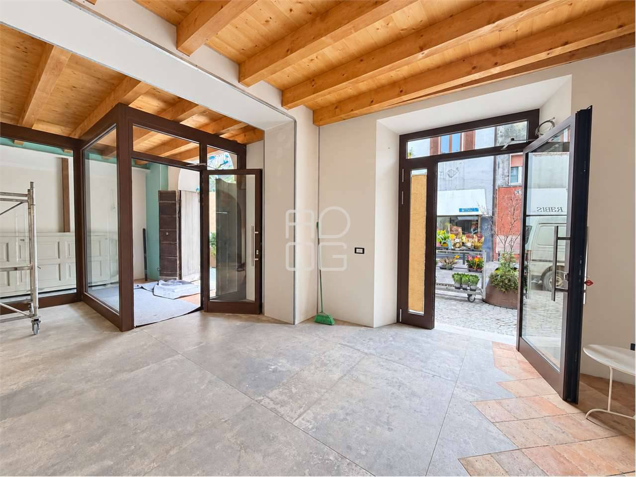Negozio centri: Desenzano del Garda, Desenzano del Garda